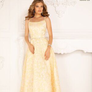NWT: Lucci Lu Pale Yellow Jacquard Formal